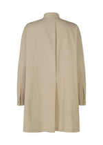 A detail shot of the IM MEN WHITE SHIRT prêt à porter.