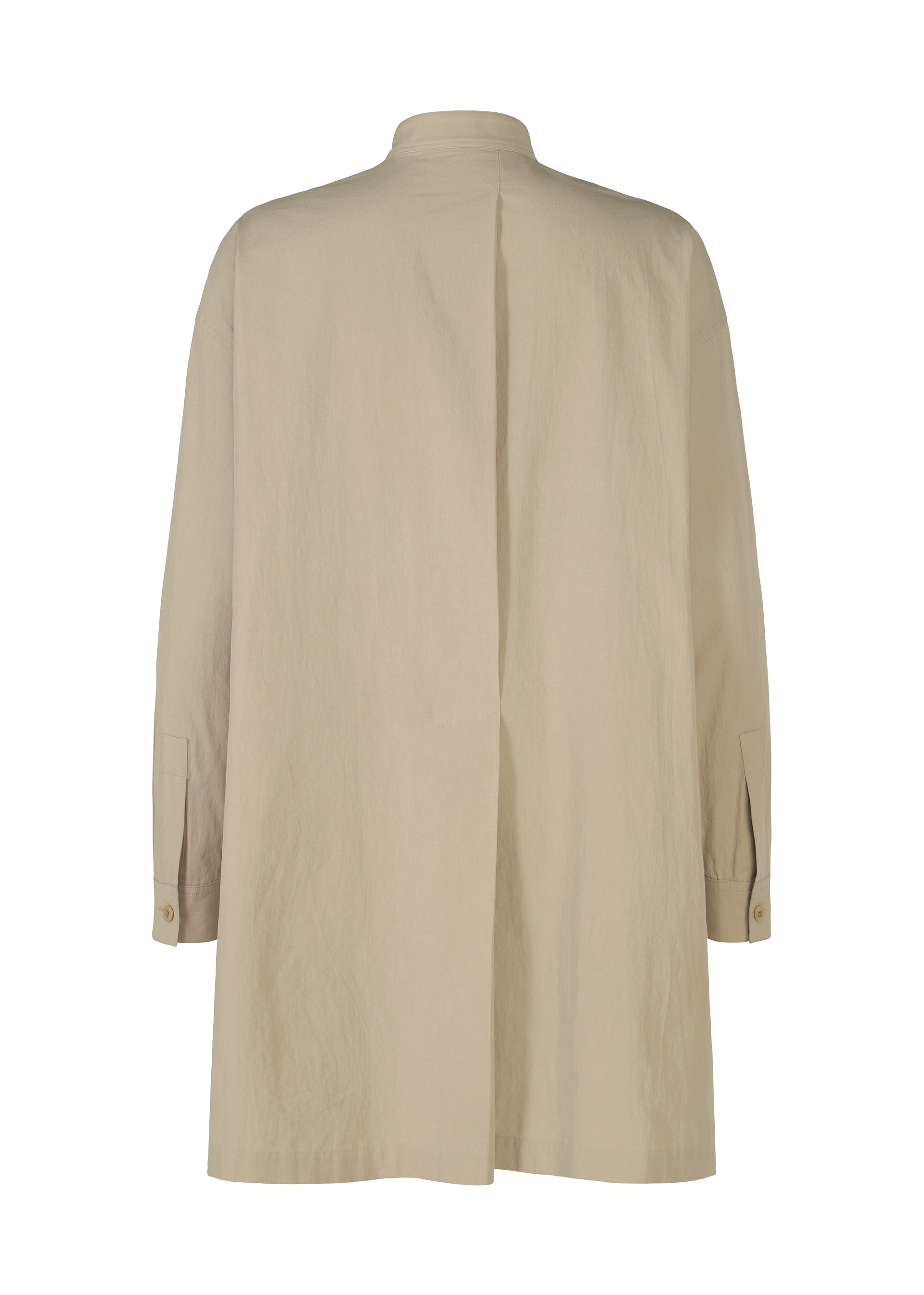 A detail shot of the IM MEN WHITE SHIRT prêt à porter.