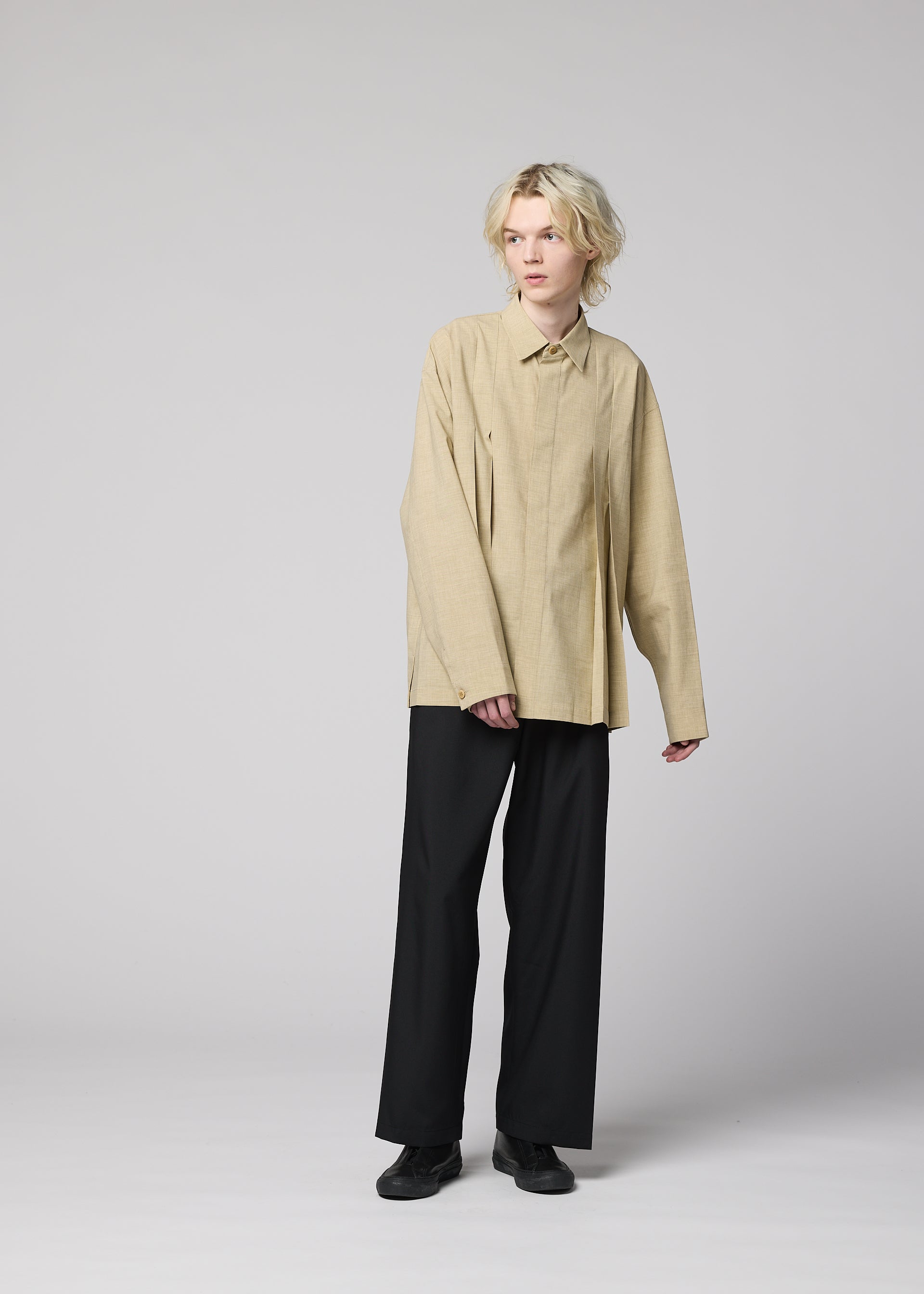 A model wears the IM Men LINEN LIKE SHIRT shirt.
