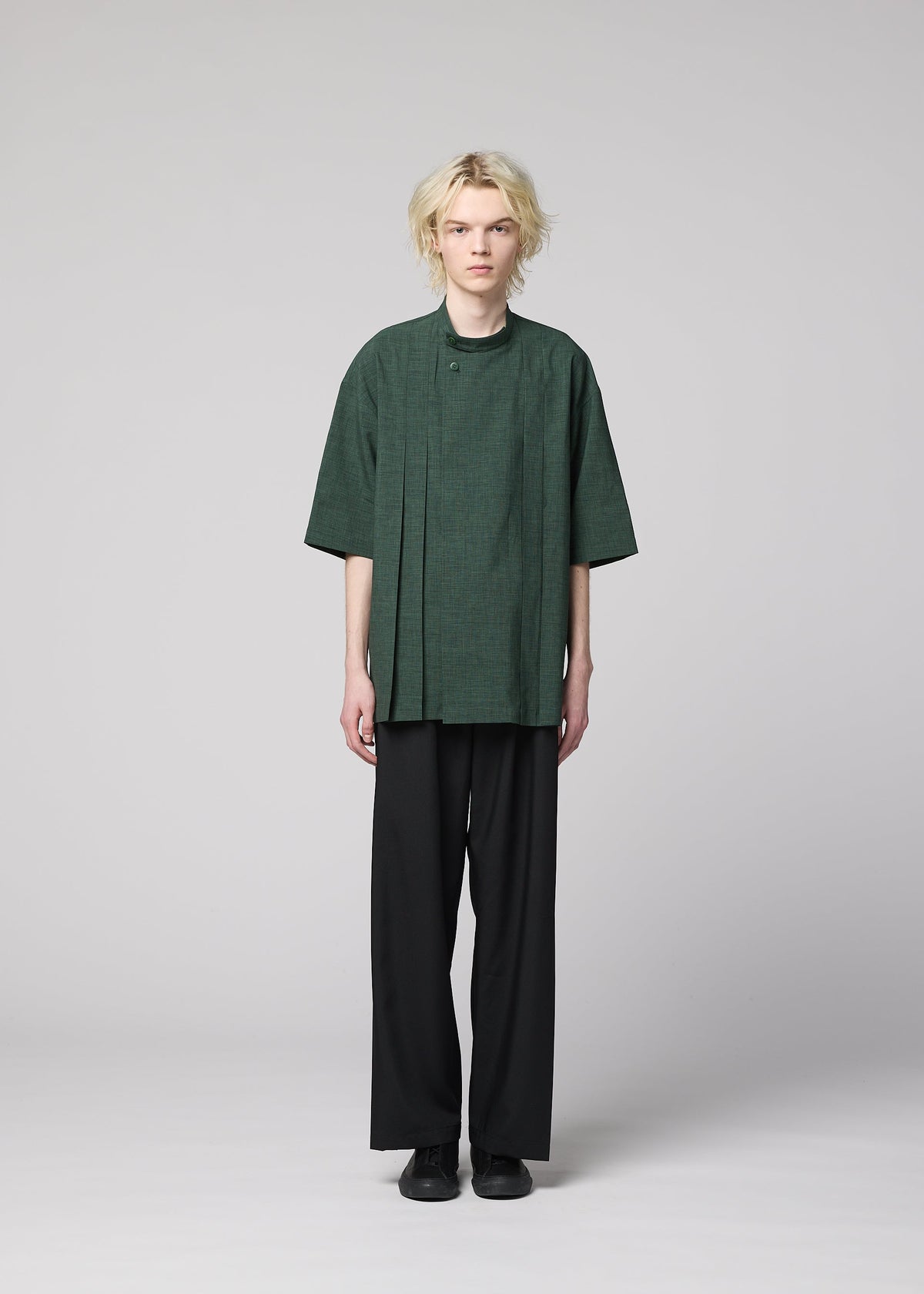 A model wears the IM Men LINEN LIKE SHIRT shirt.