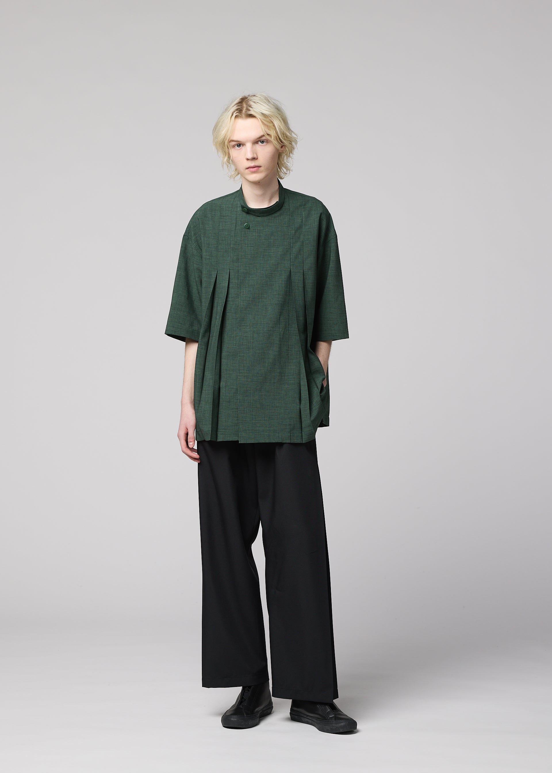 A model wears the IM Men LINEN LIKE SHIRT shirt.
