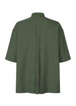 A detail shot of the IM Men LINEN LIKE SHIRT shirt.