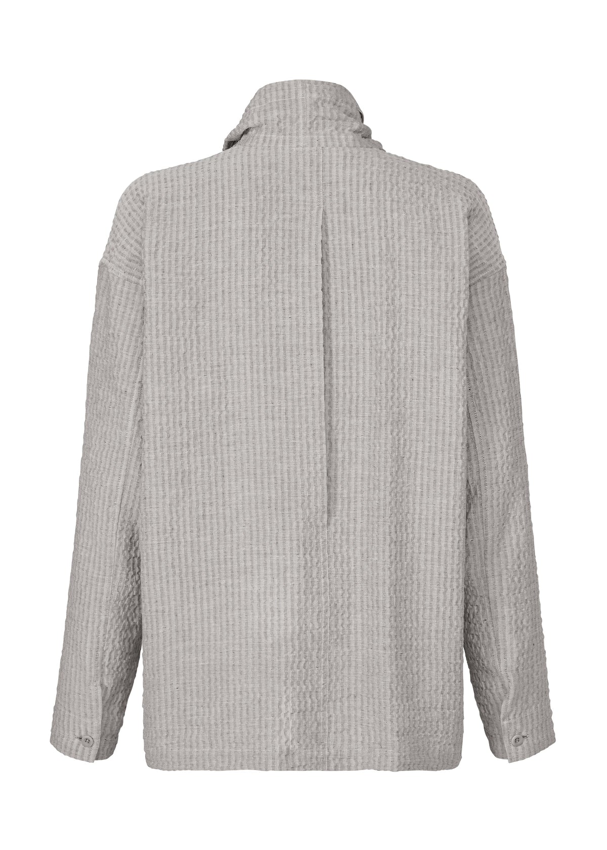 A detail shot of the IM Men STRIPE LINEN SHRINK shirt.
