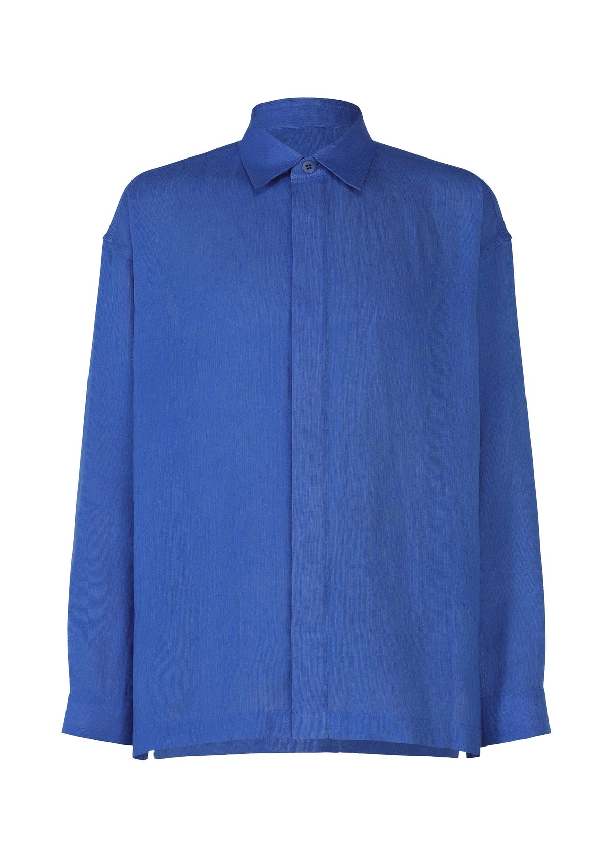 A product shot of the IM MEN FLOATING LINEN shirt in blue.