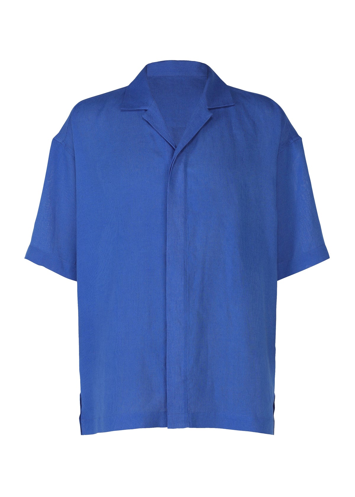A product shot of the IM MEN FLOATING LINEN shirt in blue.