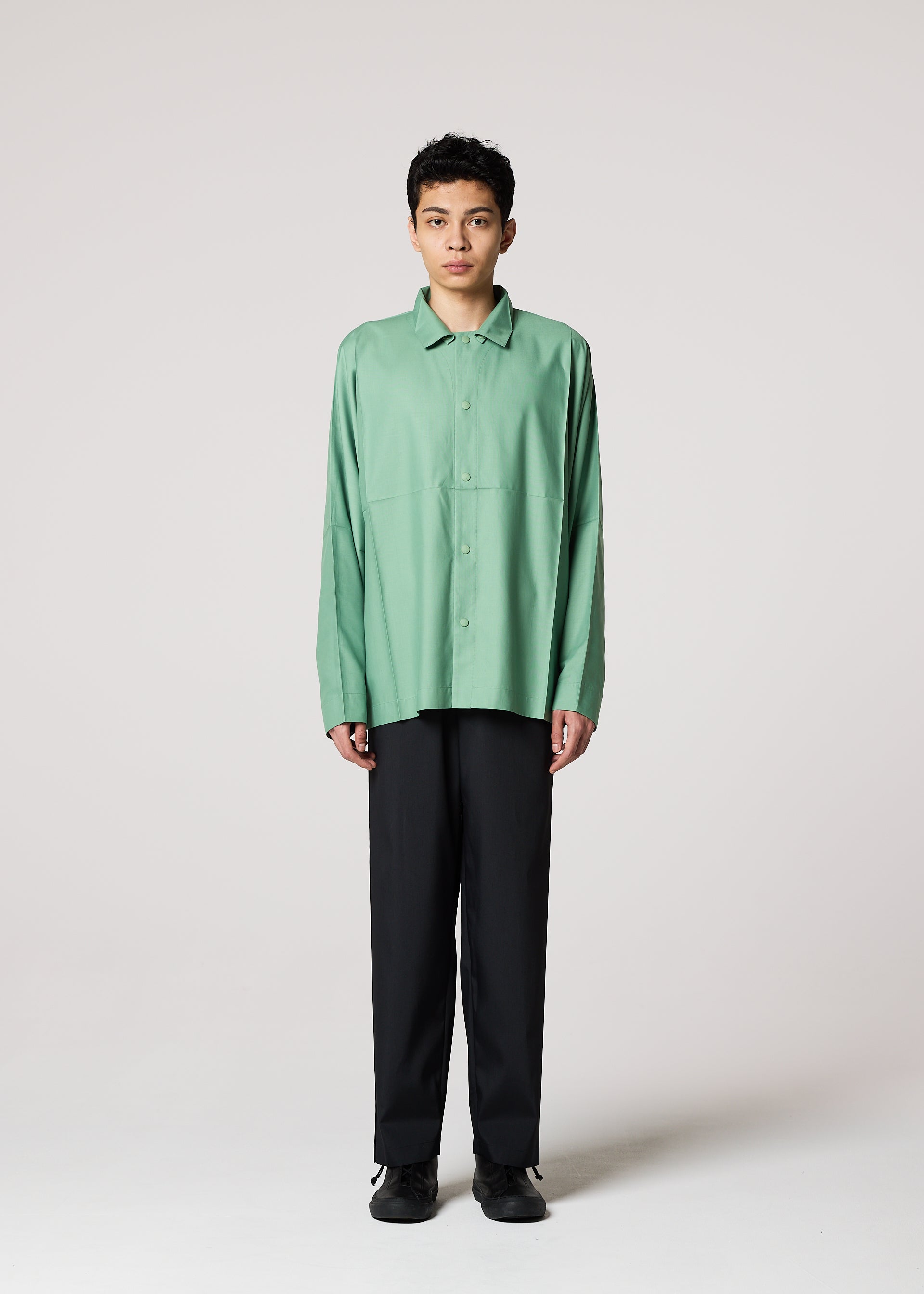 me by issey miyake カリフラワー長袖シャツ グリーン COMPACT SHIRT Long-sleeved Shirt Light Green – ISSEY MIYAKE EU