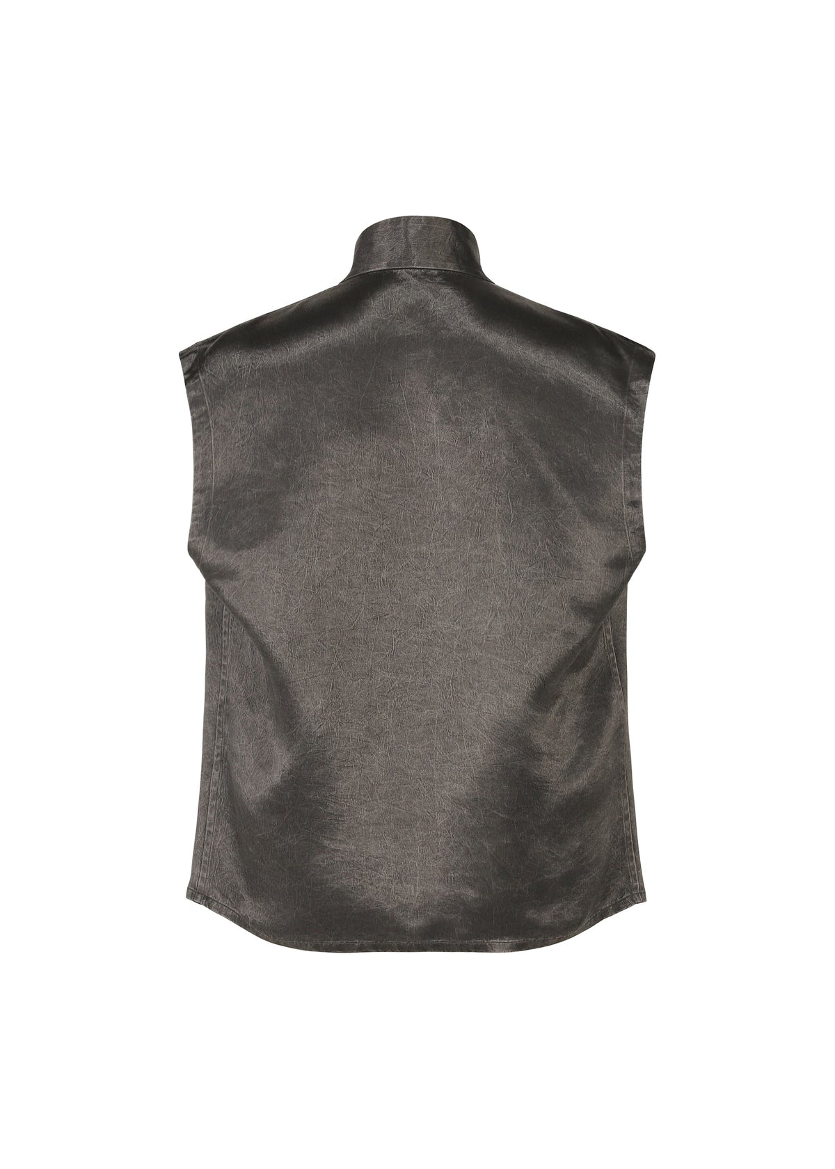 A detail shot of the IM Men SATIN WASH top.
