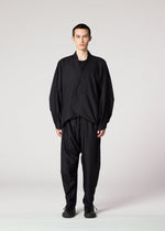 A model wears the IM MEN SWING BLACK prêt à porter.