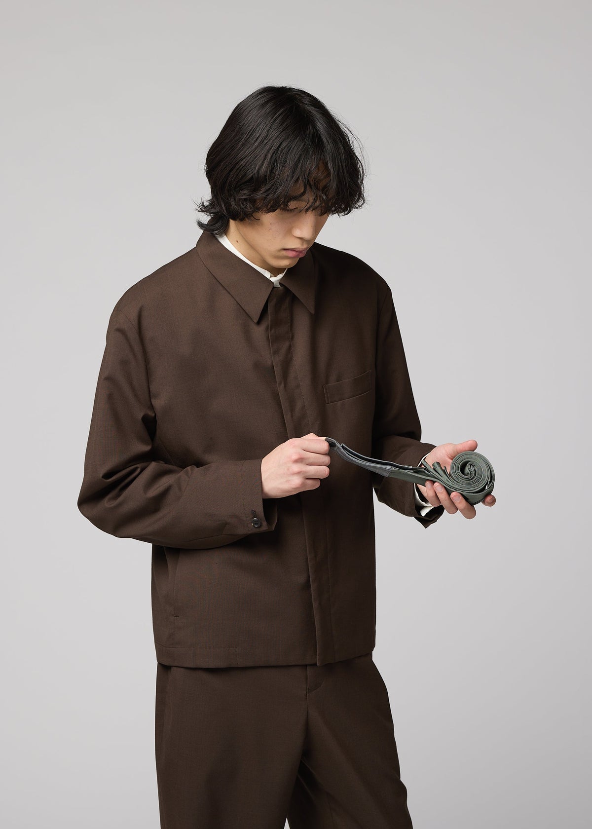 A model wears the IM MEN GURU GURU guru-guru-bag-2.