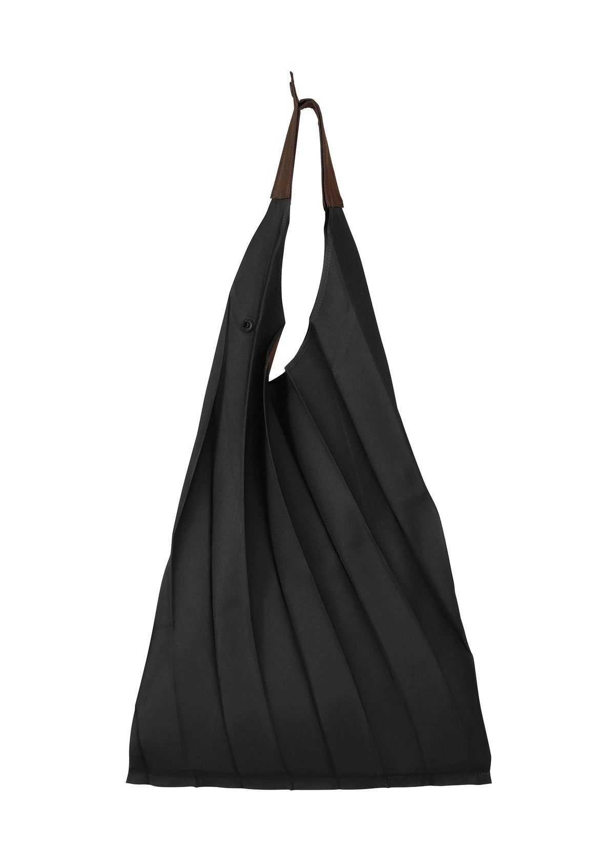 A product shot of the IM MEN GURU GURU bag in black.