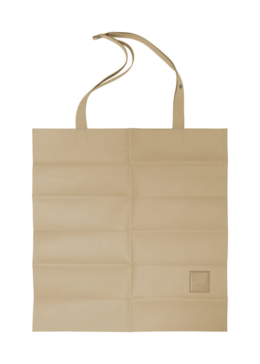 A product shot of the IM MEN PATA PA bag in beige.