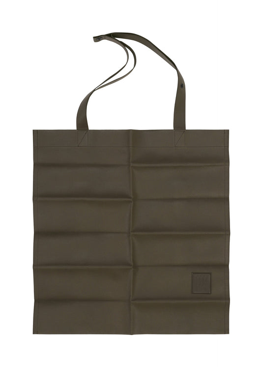 A product shot of the IM MEN PATA PA bag in dark brown.