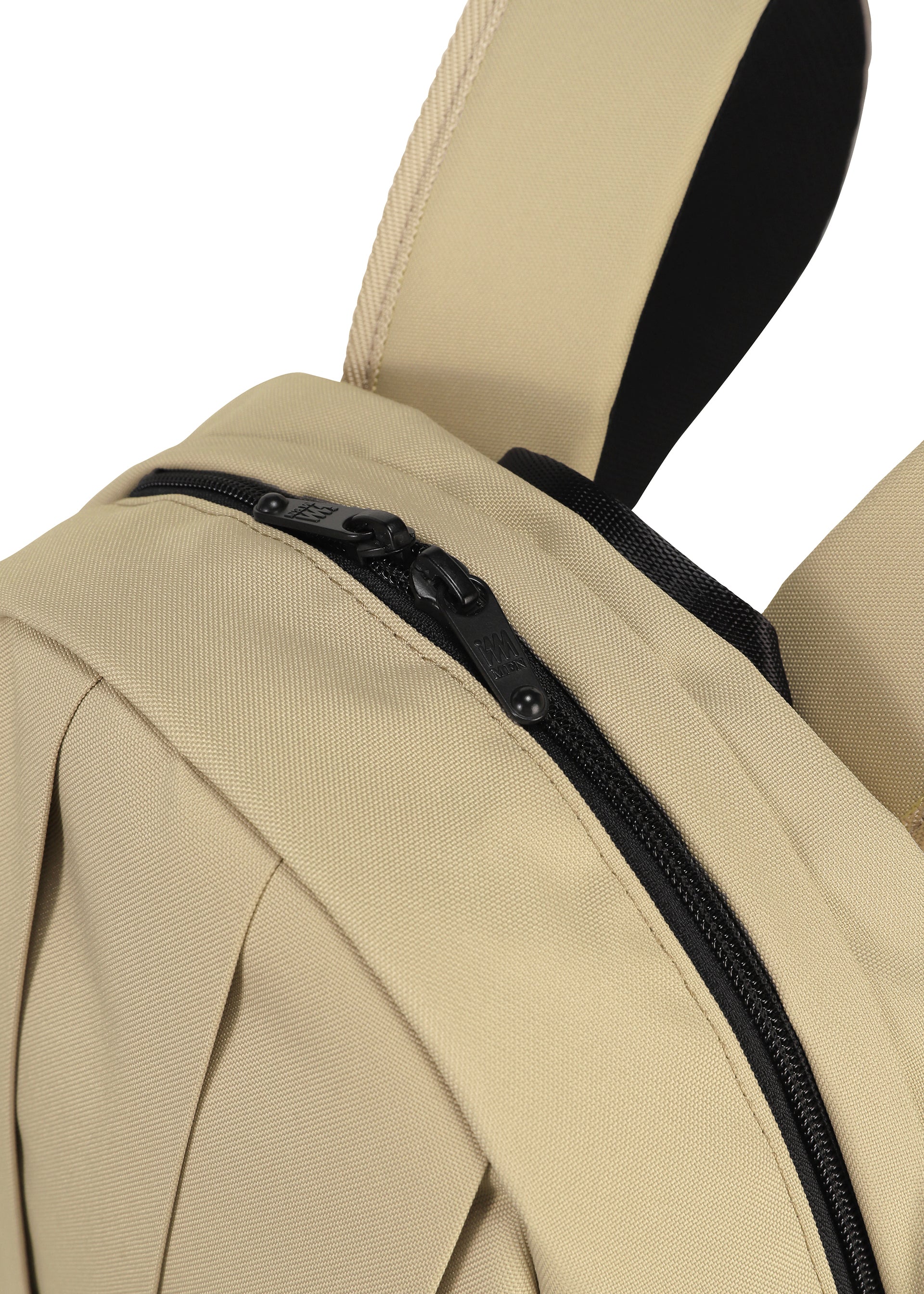 A detail shot of the IM MEN CUMMERBUND BAG bag.