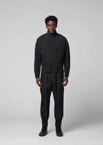 A model wears the IM MEN WAFT BLACK waft-black-blouson-black.