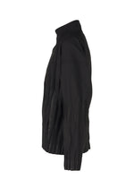A detail shot of the IM MEN WAFT BLACK blouson.