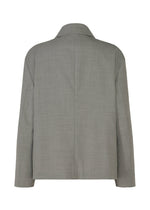 A detail shot of the IM MEN SUAVE blouson.