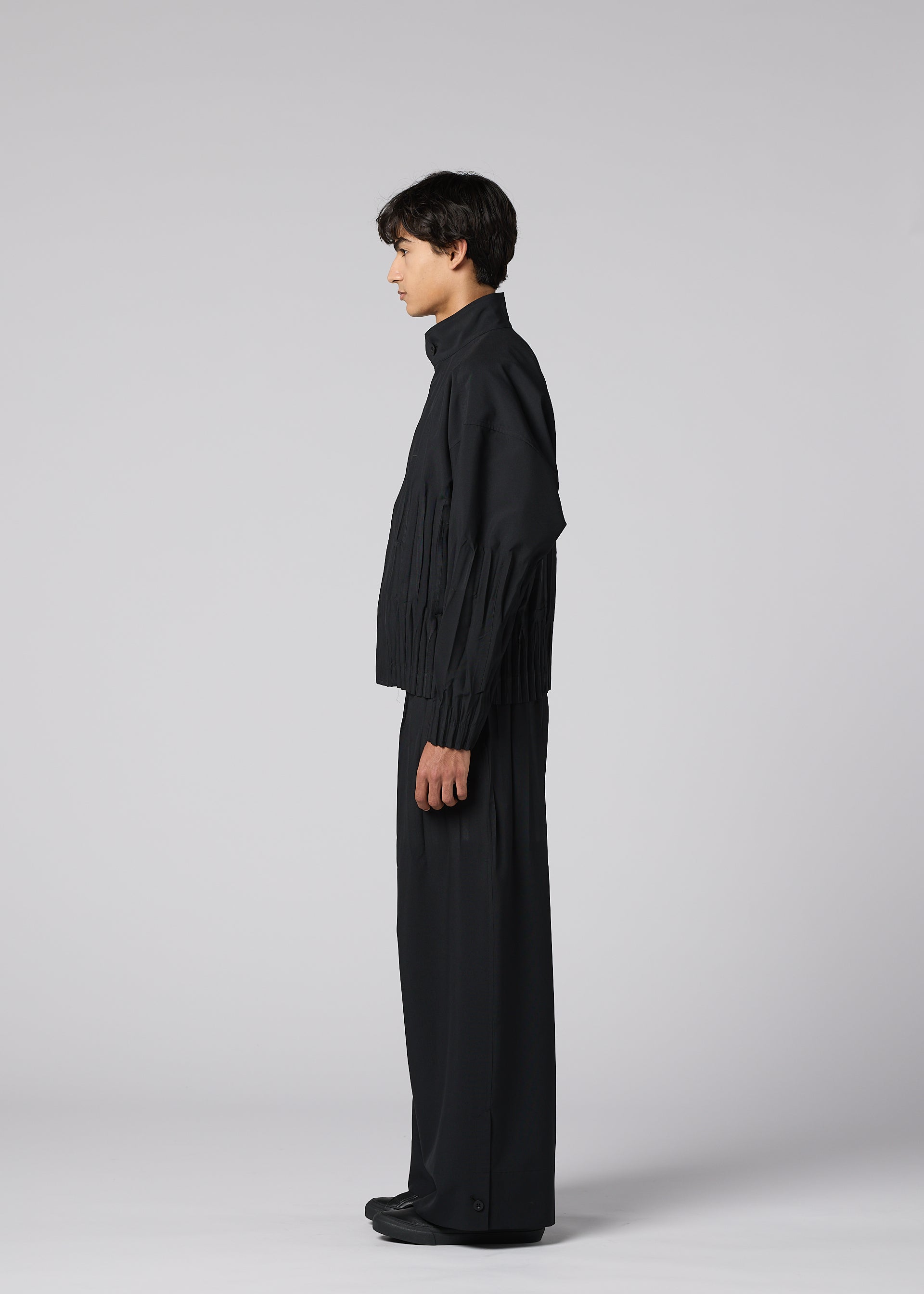 WAFT BLACK Trousers Black – ISSEY MIYAKE EU