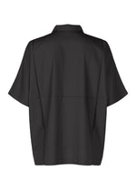 A detail shot of the IM MEN COMPACT SHIRT shirt.