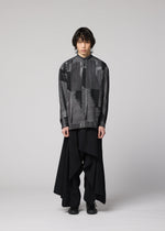 A model wears the IM MEN KASURI kasuri-shirt-black-3.