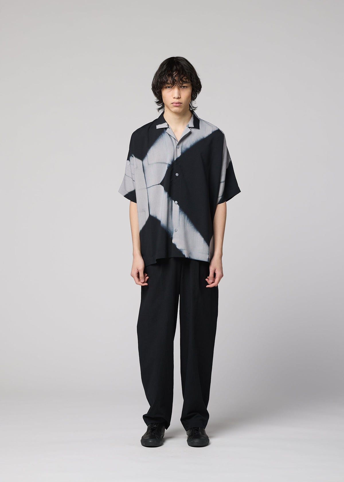 A model wears the IM MEN ITAJIME SHIRT itajime-shirt-shirt-light-blue-1.