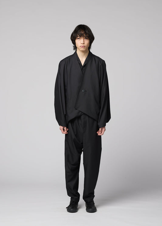 A model wears the IM MEN SWING BLACK swing-black-jacket-black-fw26.