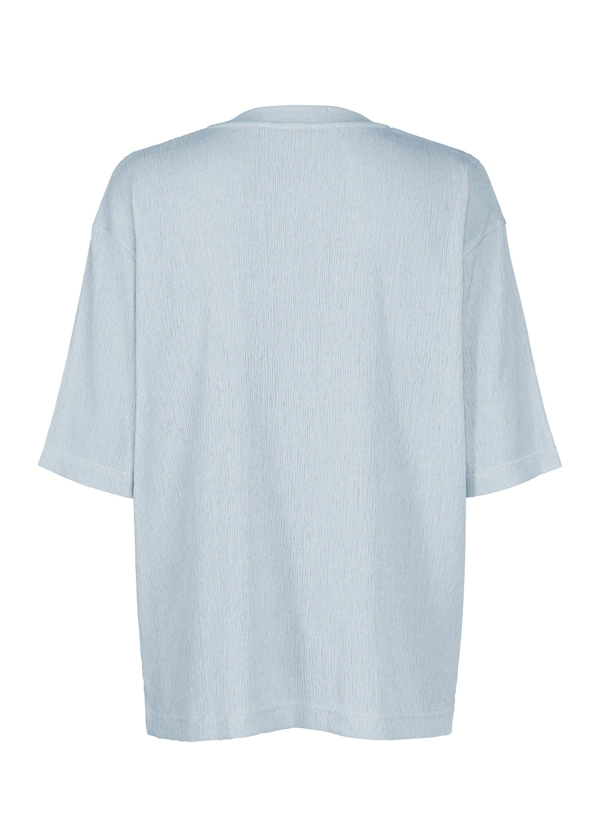 A detail shot of the IM MEN CREPE TUCK JERSEY shirt.