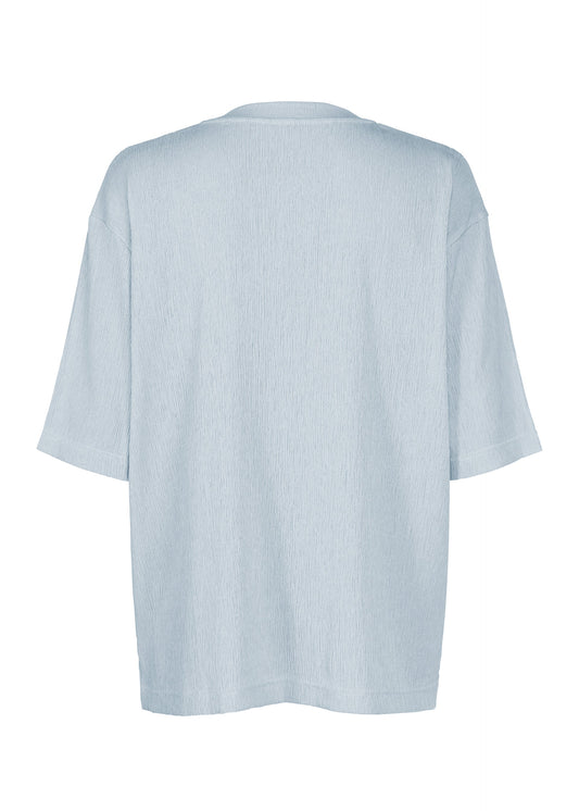 A detail shot of the IM MEN CREPE TUCK JERSEY shirt.
