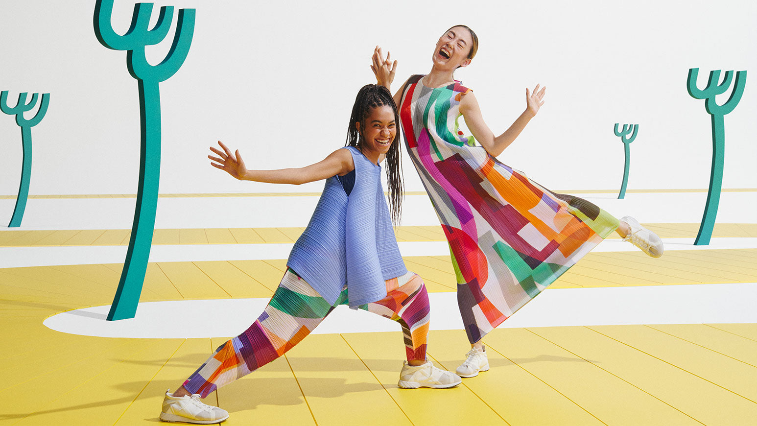 PLEATS PLEASE ISSEY MIYAKE VISUAL ARCHIVES MONTHLY COLORS : MAY