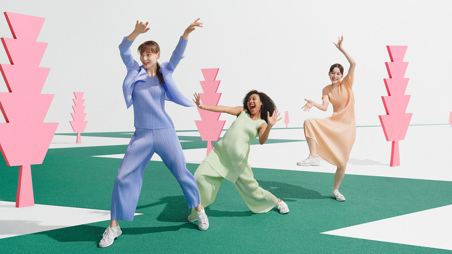 PLEATS PLEASE ISSEY MIYAKE VISUAL ARCHIVES MONTHLY COLORS : MAY