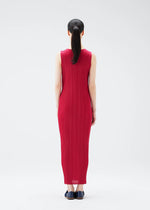 A model wears the PLEATS PLEASE ISSEY MIYAKE NEW COLORFUL BASICS 4 pp67jh4104405.