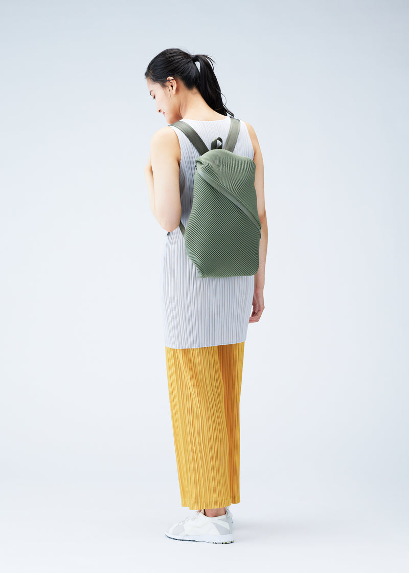 BIAS PLEATS BACKPACK Bag Steel Green