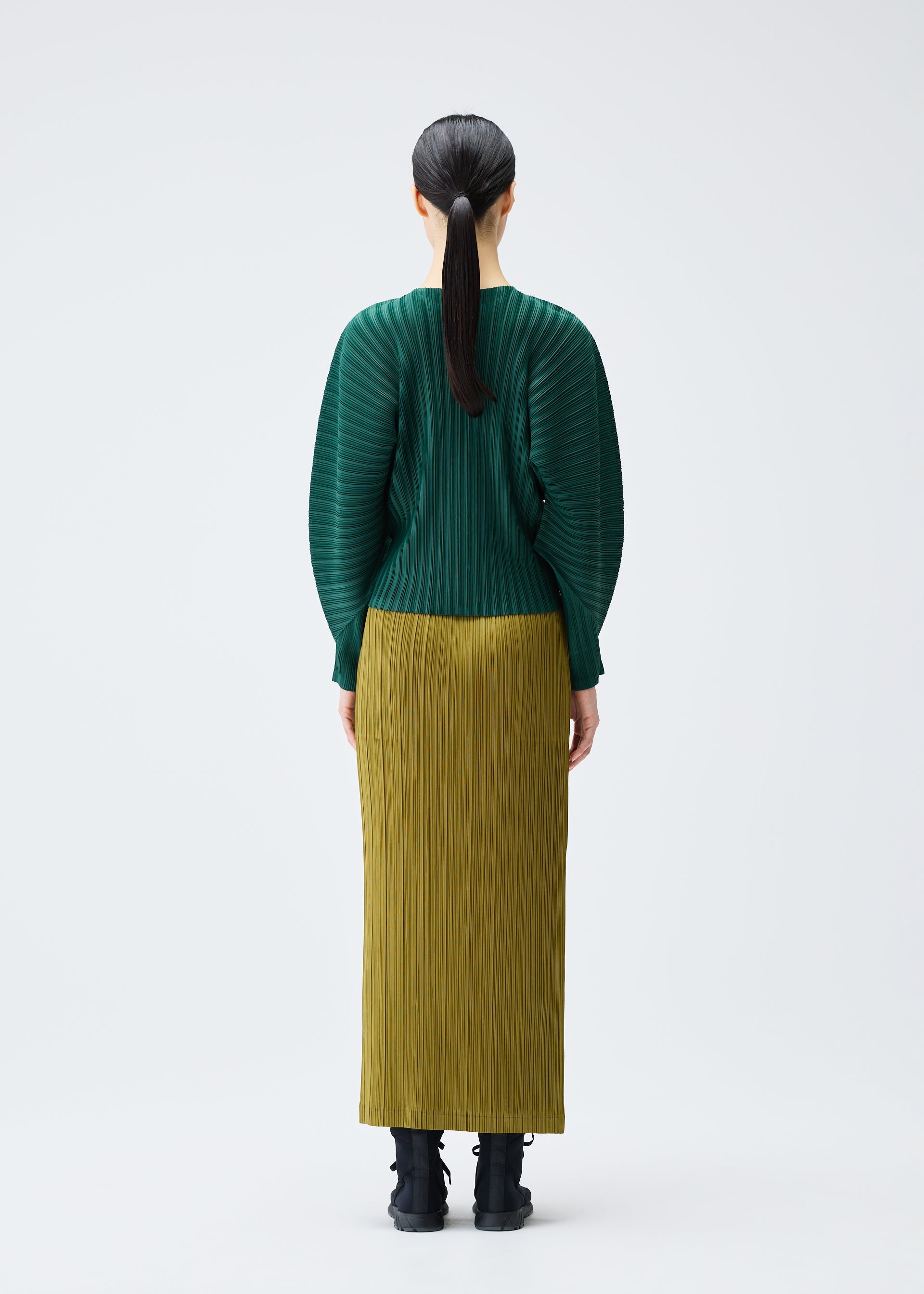 RIB PLEATS DECEMBER Cardigan Forest Green – ISSEY MIYAKE EU RIB PLEATS DECEMBER Cardigan Forest Green – ISSEY MIYAKE EU