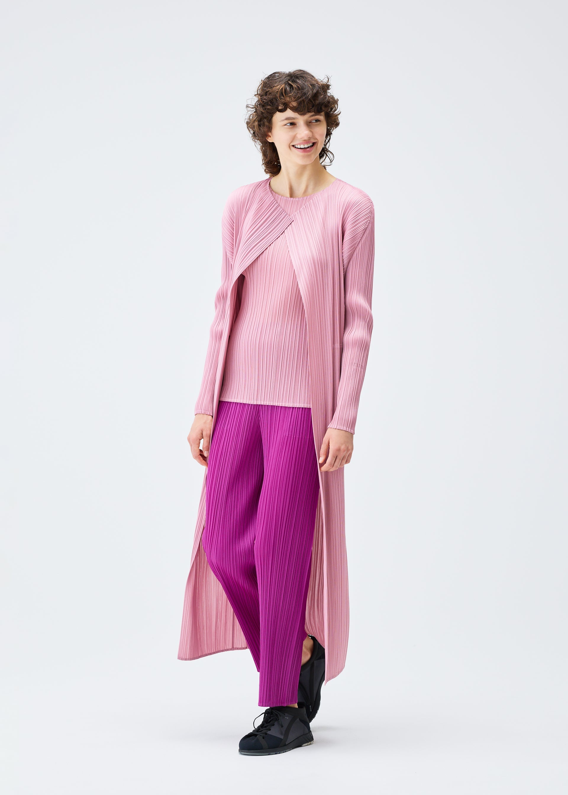 MONTHLY COLORS : SEPTEMBER Coat Black – ISSEY MIYAKE EU