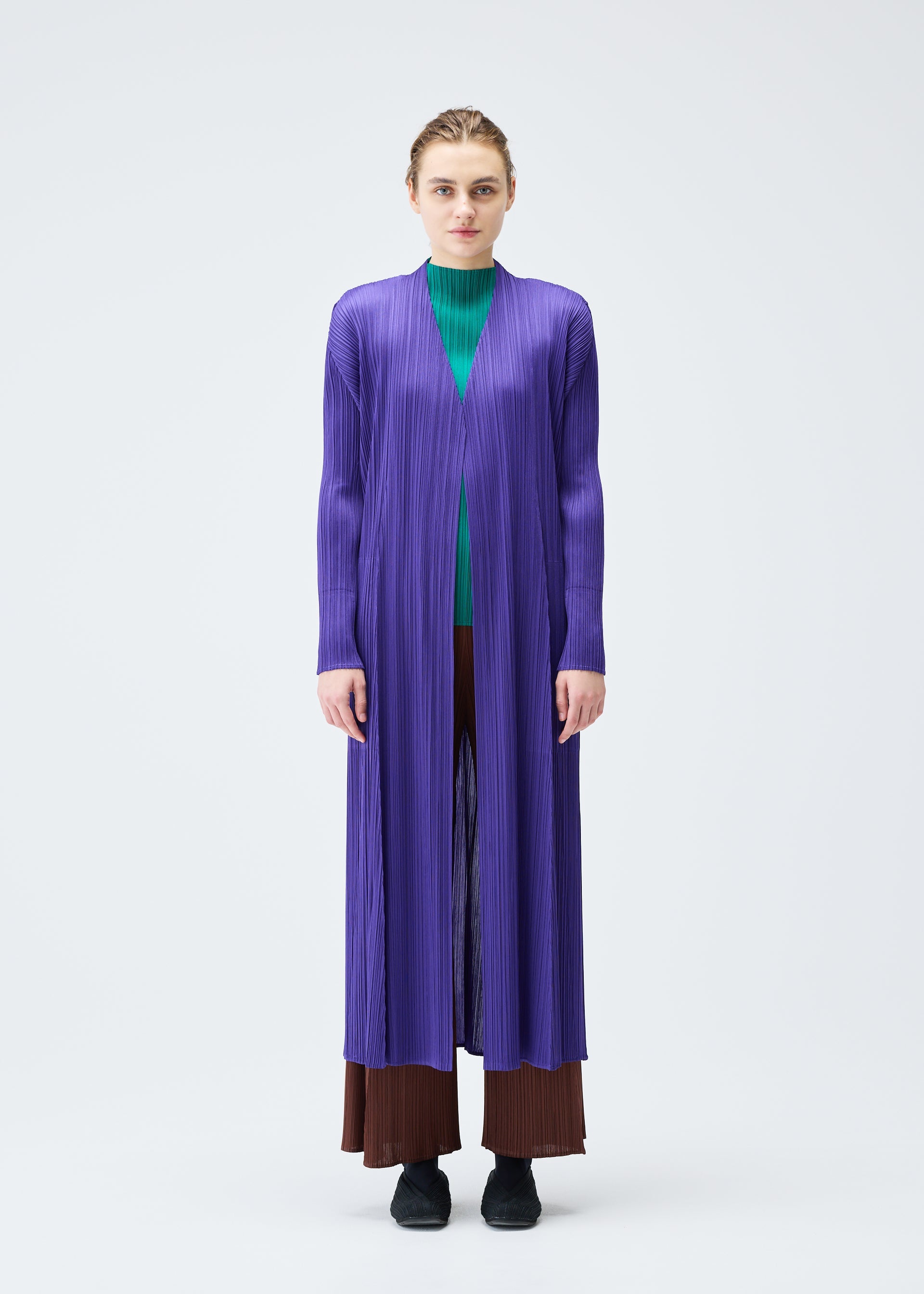 MONTHLY COLORS : NOVEMBER Coat Green – ISSEY MIYAKE EU