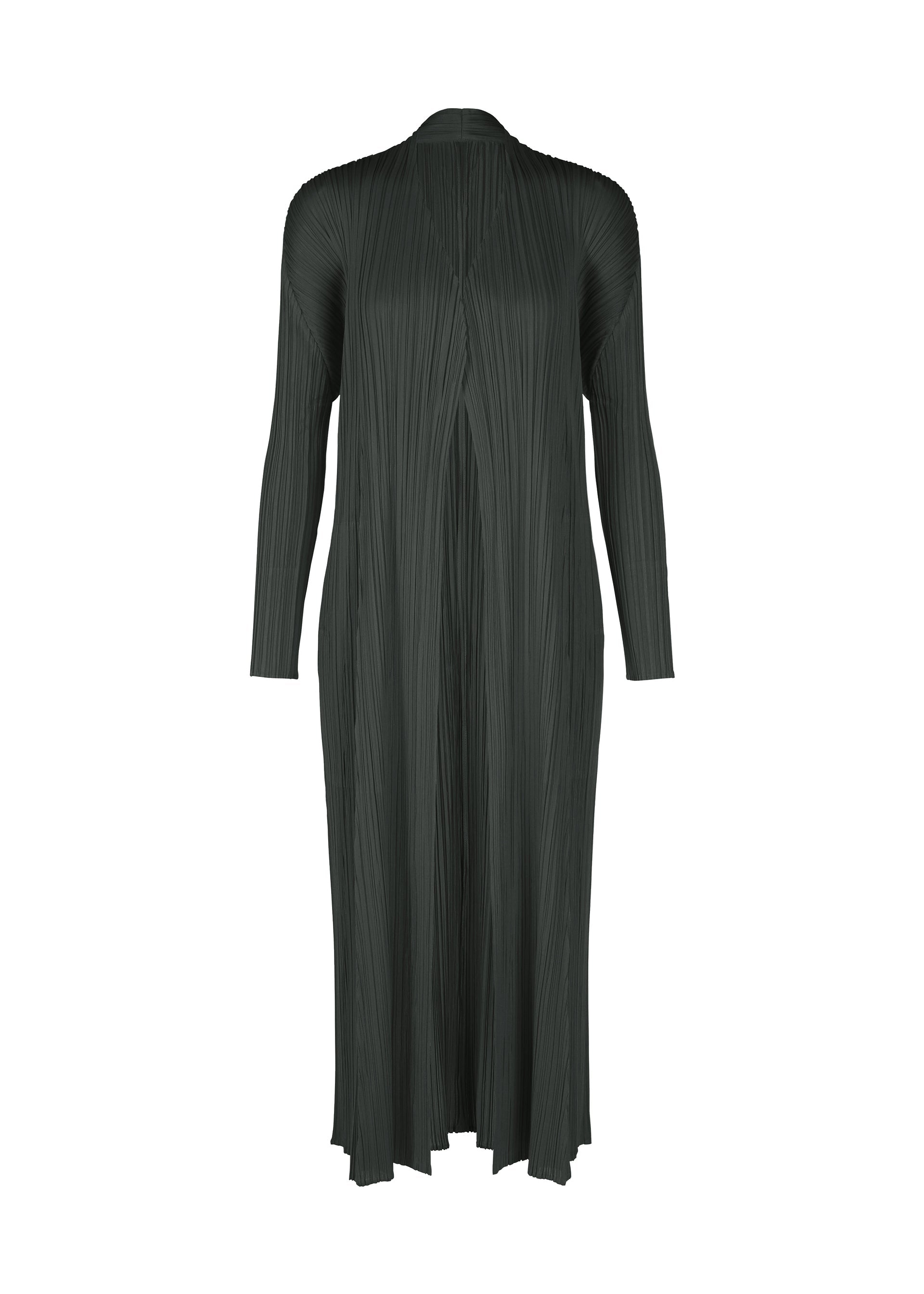 MONTHLY COLORS : NOVEMBER Dress Green – ISSEY MIYAKE EU MONTHLY COLORS : NOVEMBER Dress Green – ISSEY MIYAKE EU
