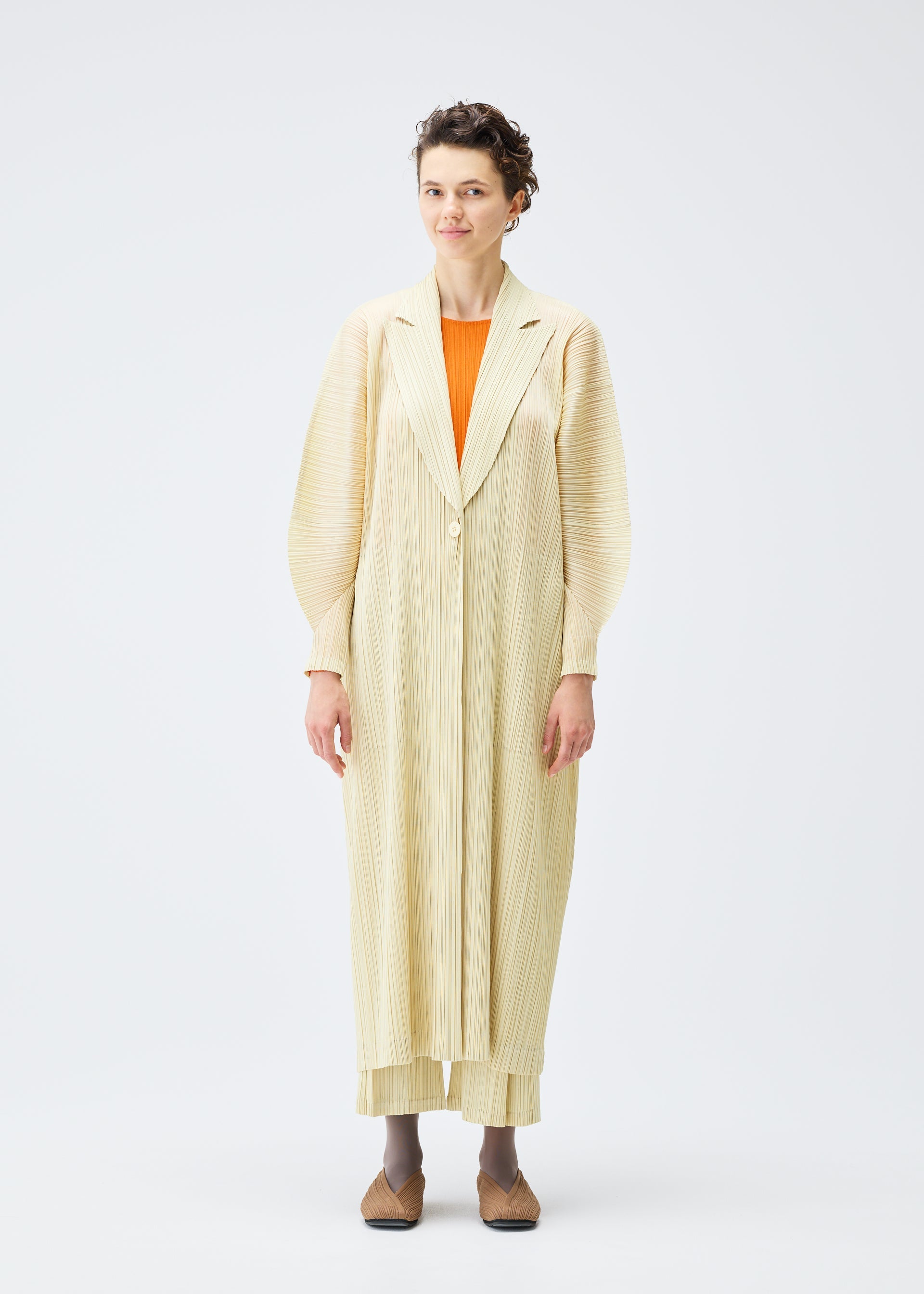MONTHLY COLORS : DECEMBER Coat Forest Green – ISSEY MIYAKE EU