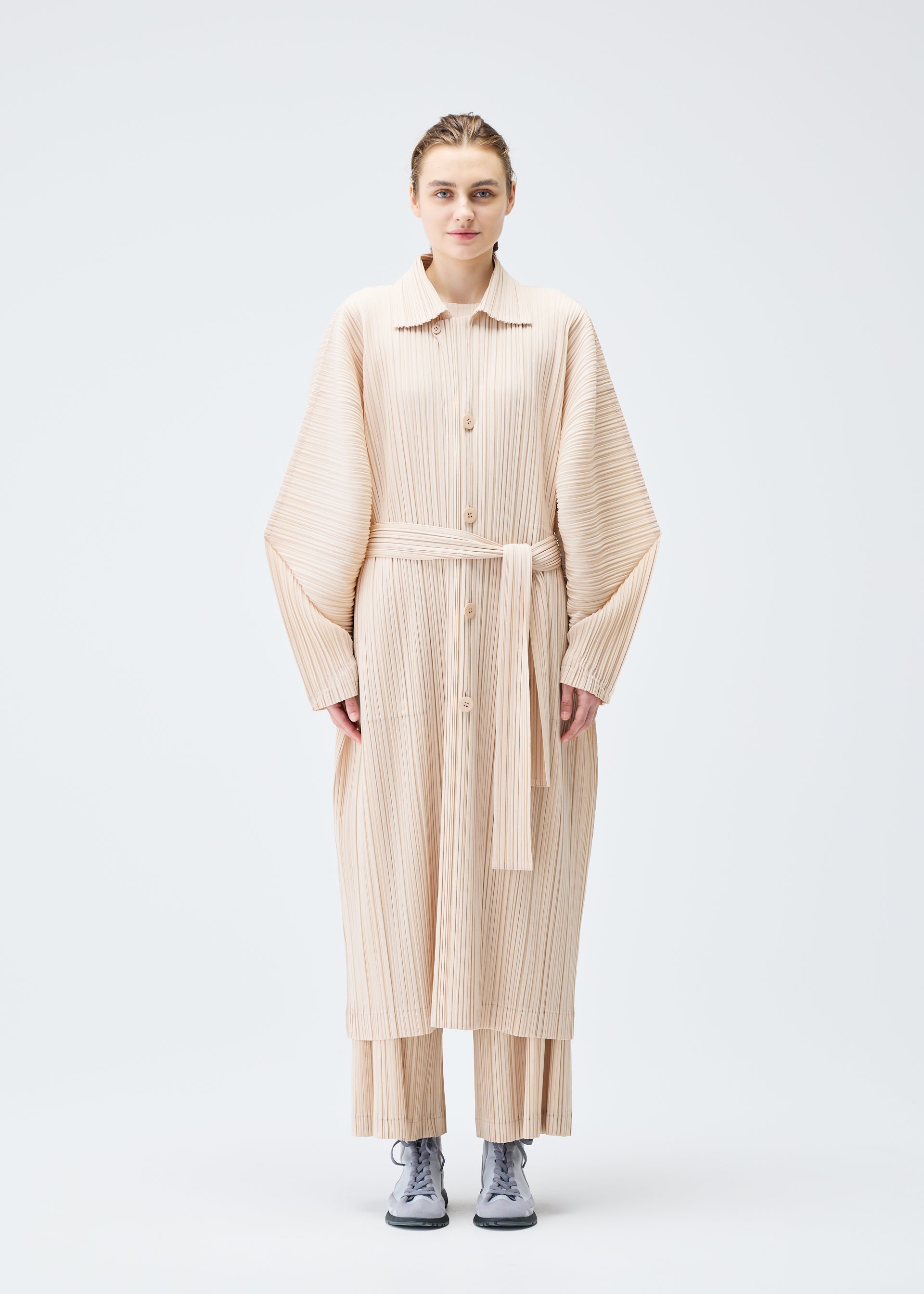 WOOL PLEATS Coat Black – ISSEY MIYAKE EU