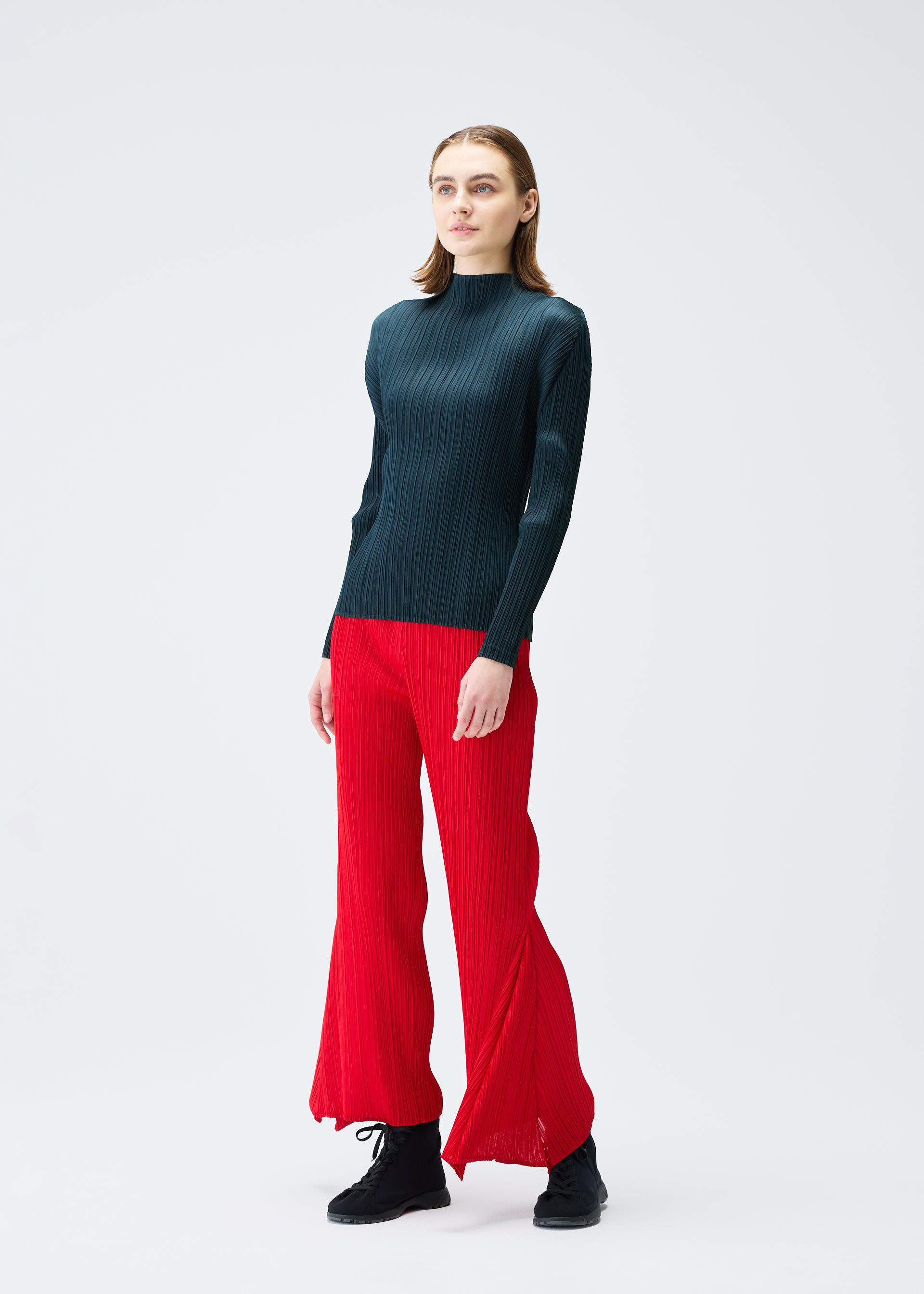 OLE! Trousers Red – ISSEY MIYAKE EU