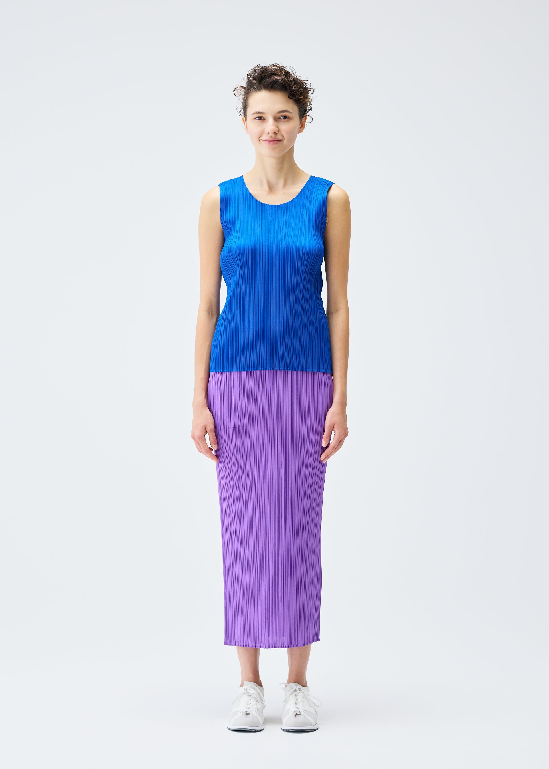 MONTHLY COLORS : AUGUST Top Blue – ISSEY MIYAKE EU