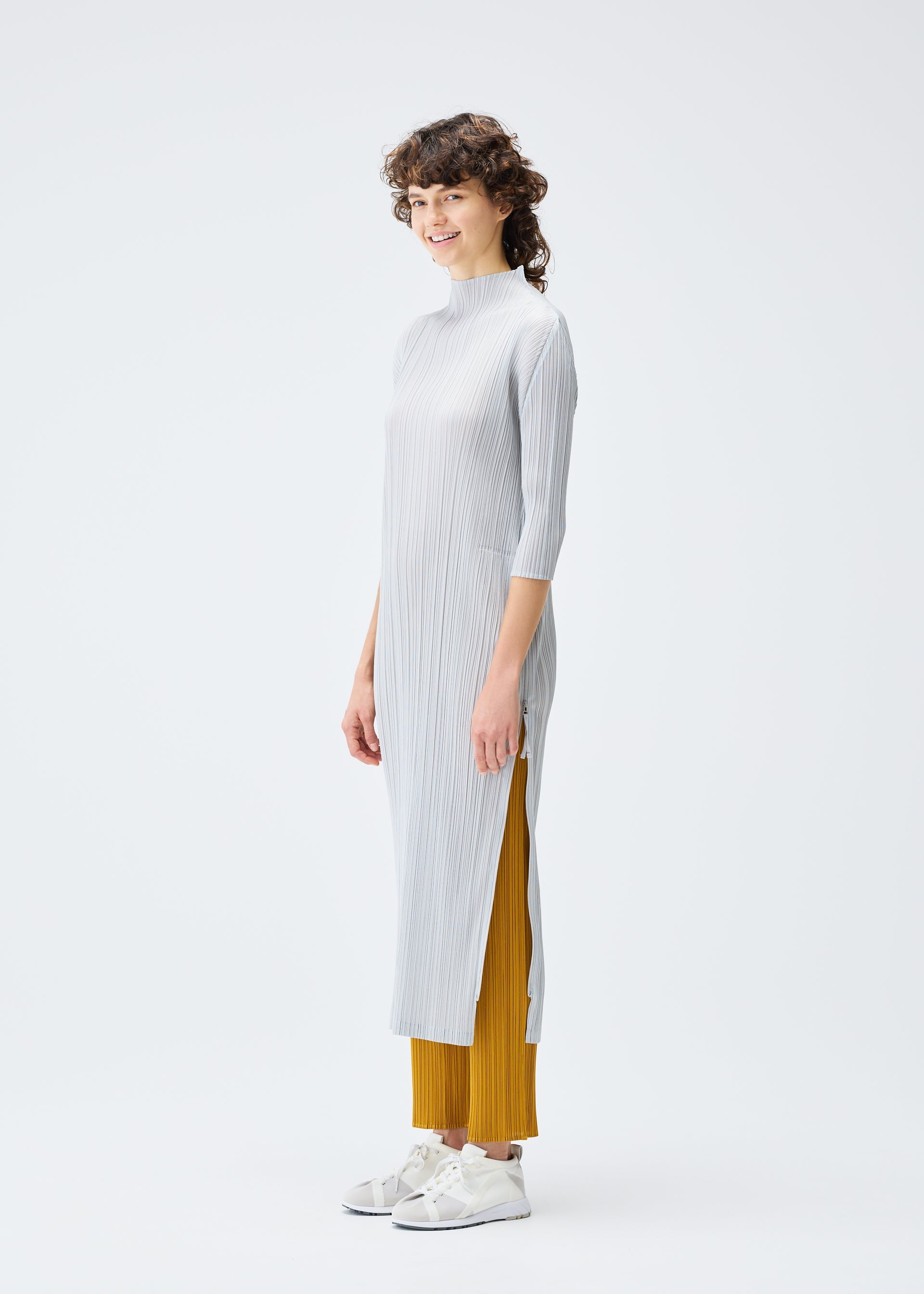 MONTHLY COLORS : SEPTEMBER Dress Black – ISSEY MIYAKE EU