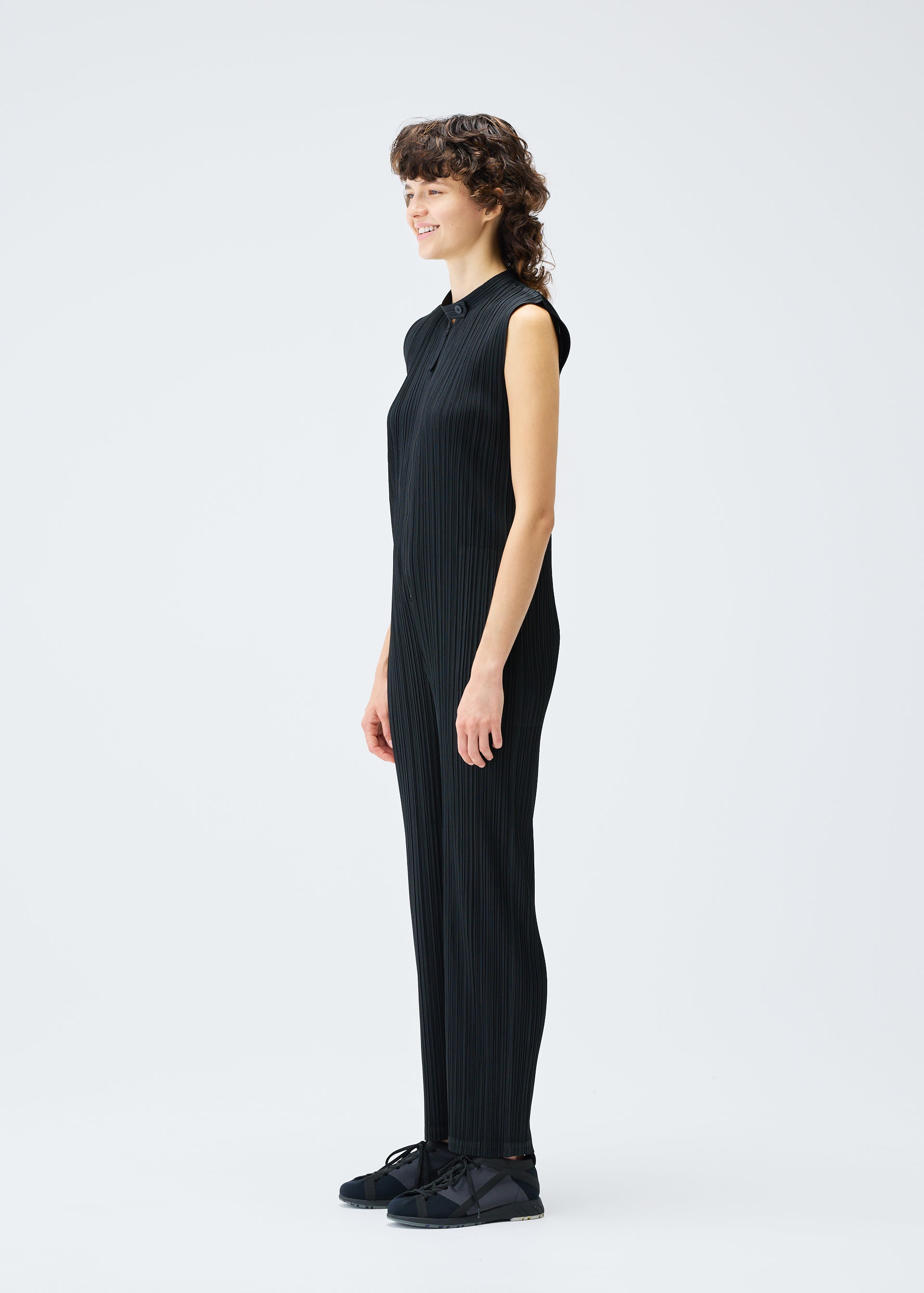 パンツ black pleated jumpsuit homme plisse Homme Plissé Issey Miyake Pleated short-sleeve Jumpsuit | Black
