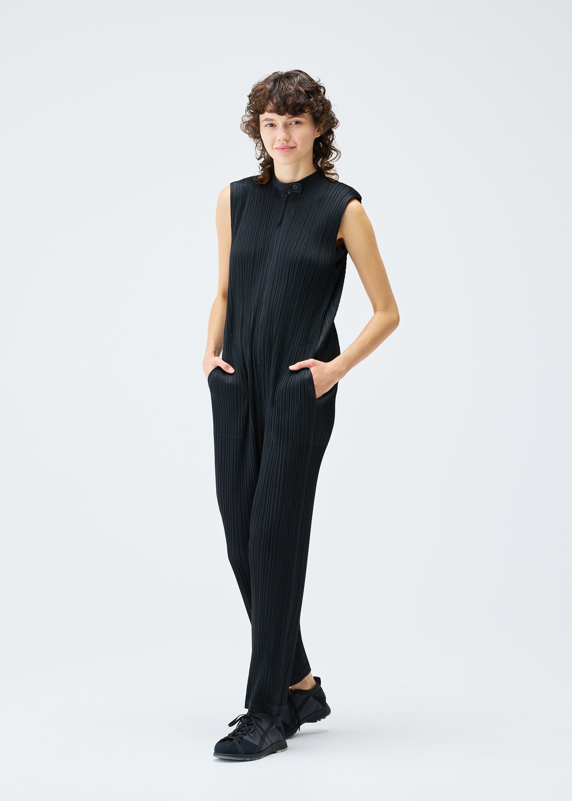 MONTHLY COLORS : SEPTEMBER Jumpsuit Black – ISSEY MIYAKE EU