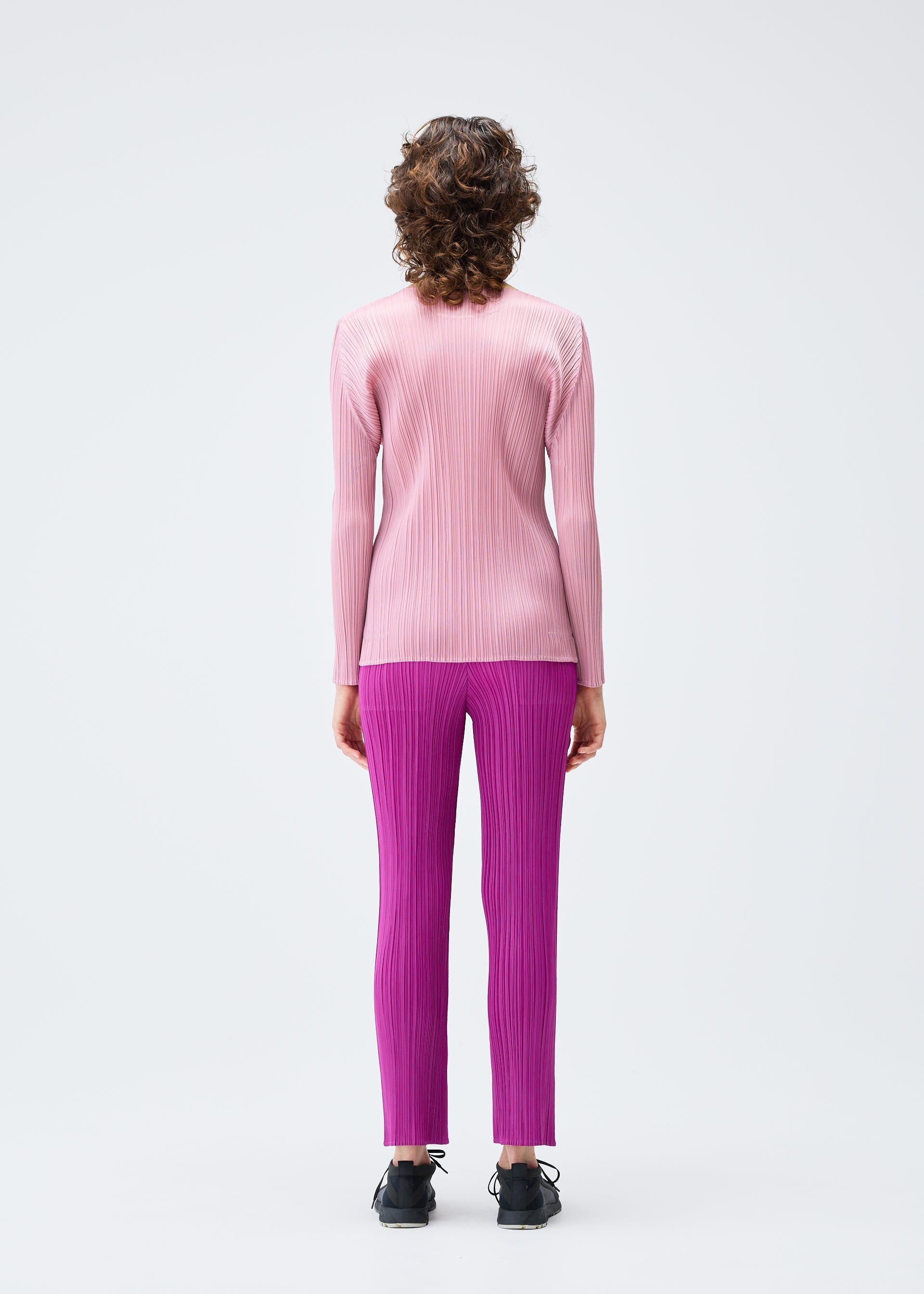 MONTHLY COLORS : SEPTEMBER Top Black – ISSEY MIYAKE EU