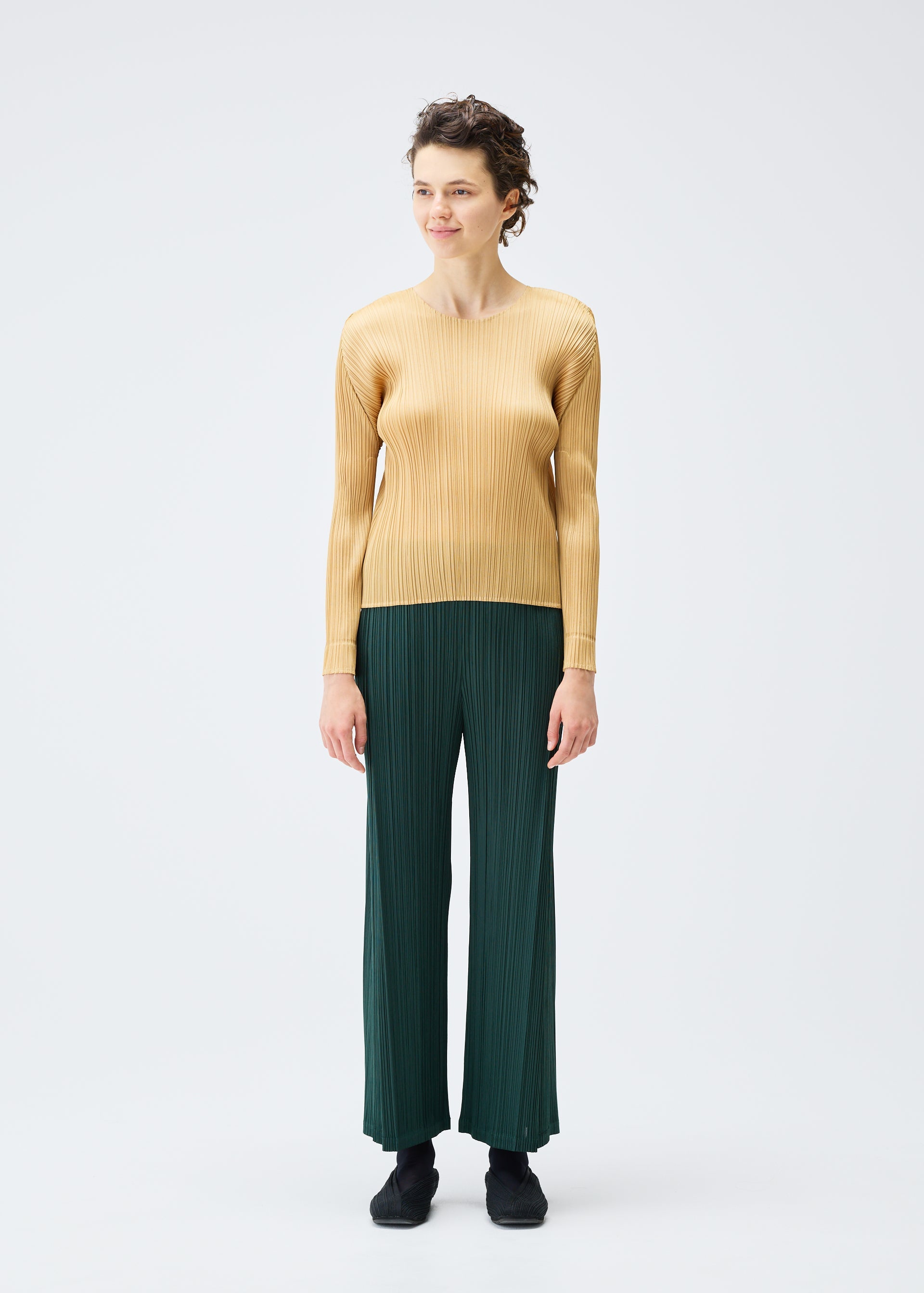 MONTHLY COLORS : DECEMBER Top Orange – ISSEY MIYAKE EU