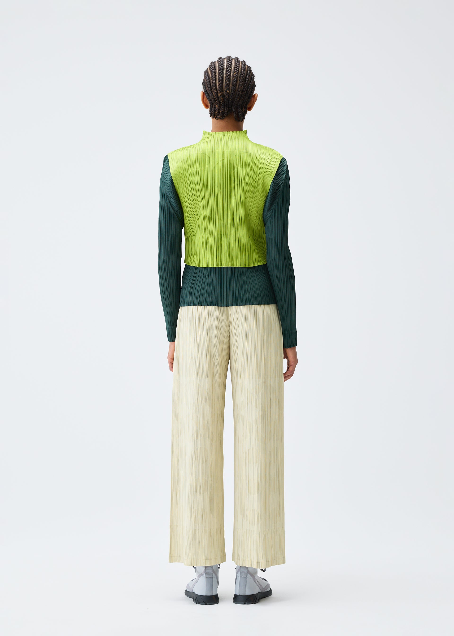 トップス 731 TUNE Top Ivory – ISSEY MIYAKE EU