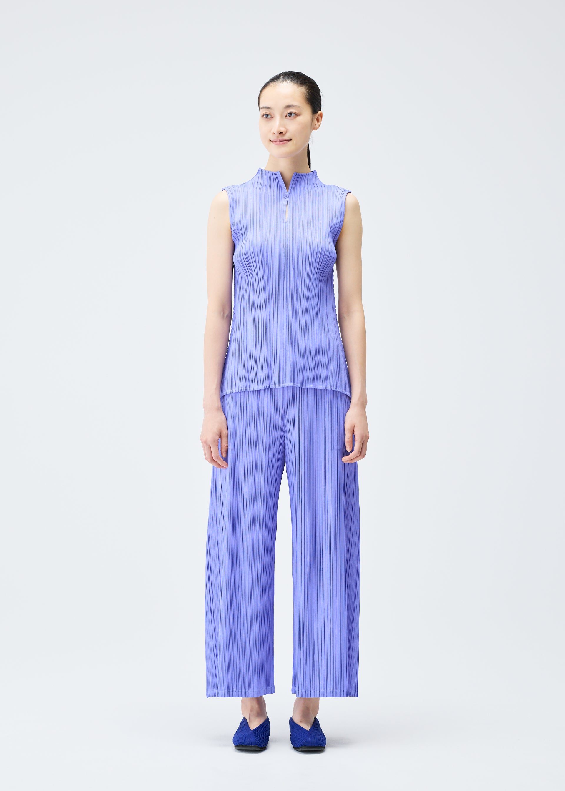 MELLOW PLEATS Top Saxe Blue