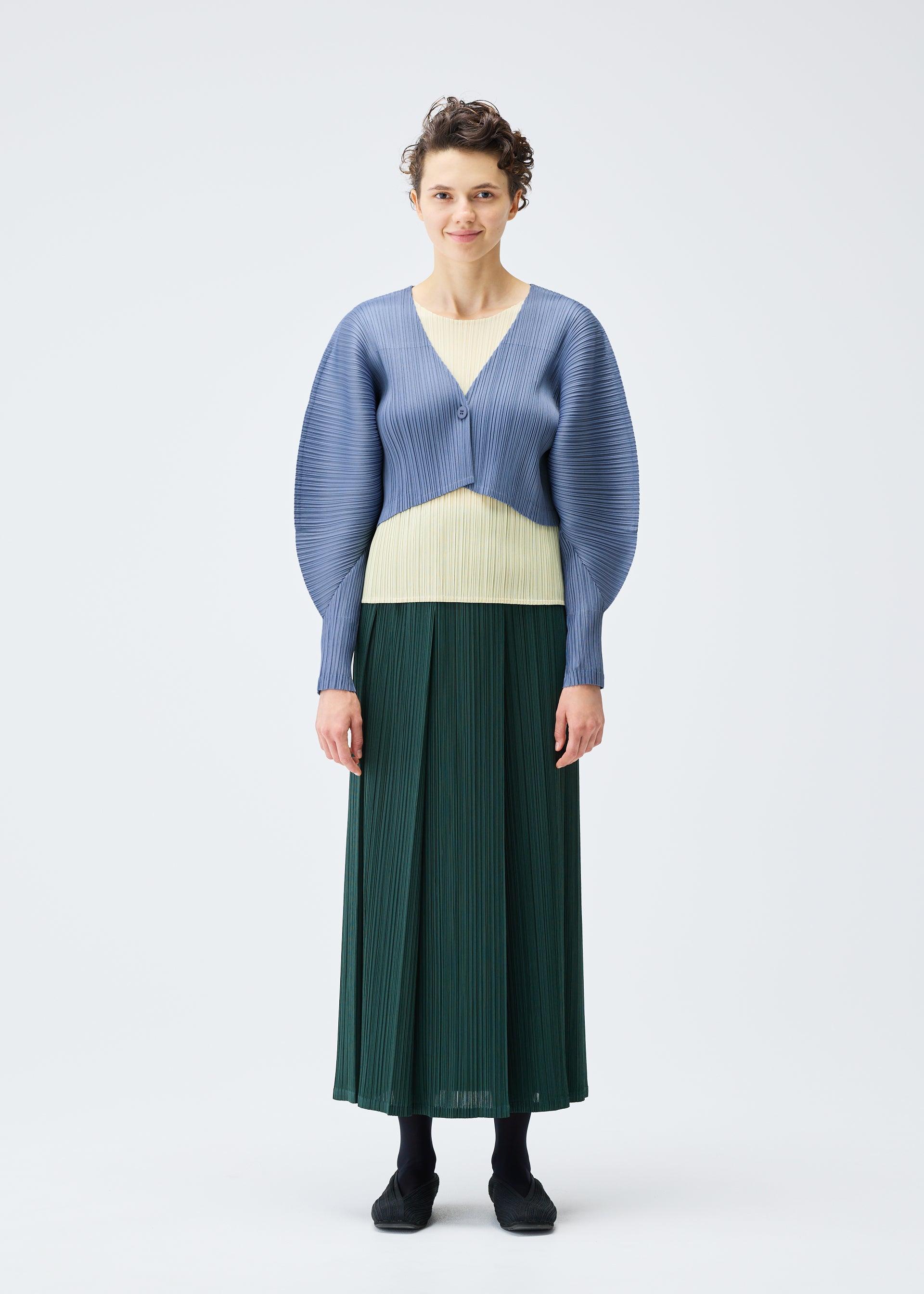 トップス Issey miyake MONTHLY COLORS : DECEMBER MONTHLY COLORS : DECEMBER Shirt Ammonite Beige – ISSEY MIYAKE EU