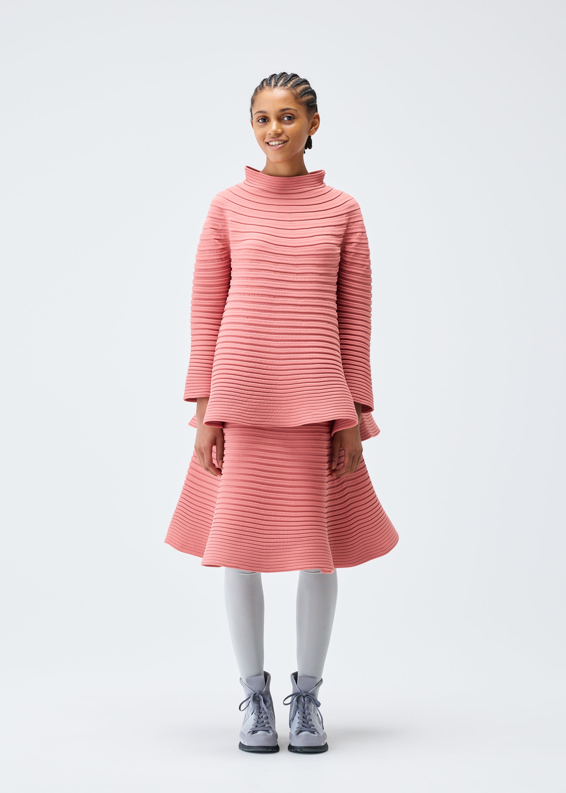 BOUNCE-KNIT – ISSEY MIYAKE EU