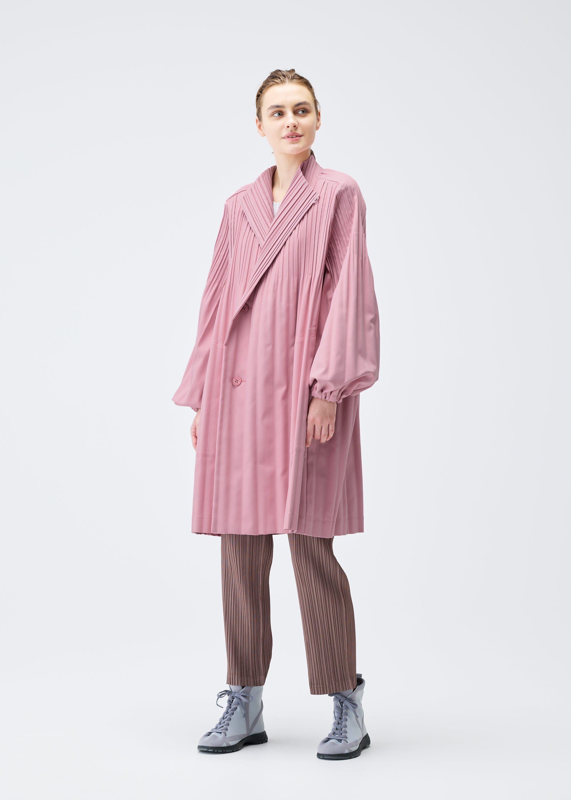 13ss ISSEY MIYAKE コクーンプリーツコート ブラウン 3D SMOOTH COAT Coat Brown – ISSEY MIYAKE EU