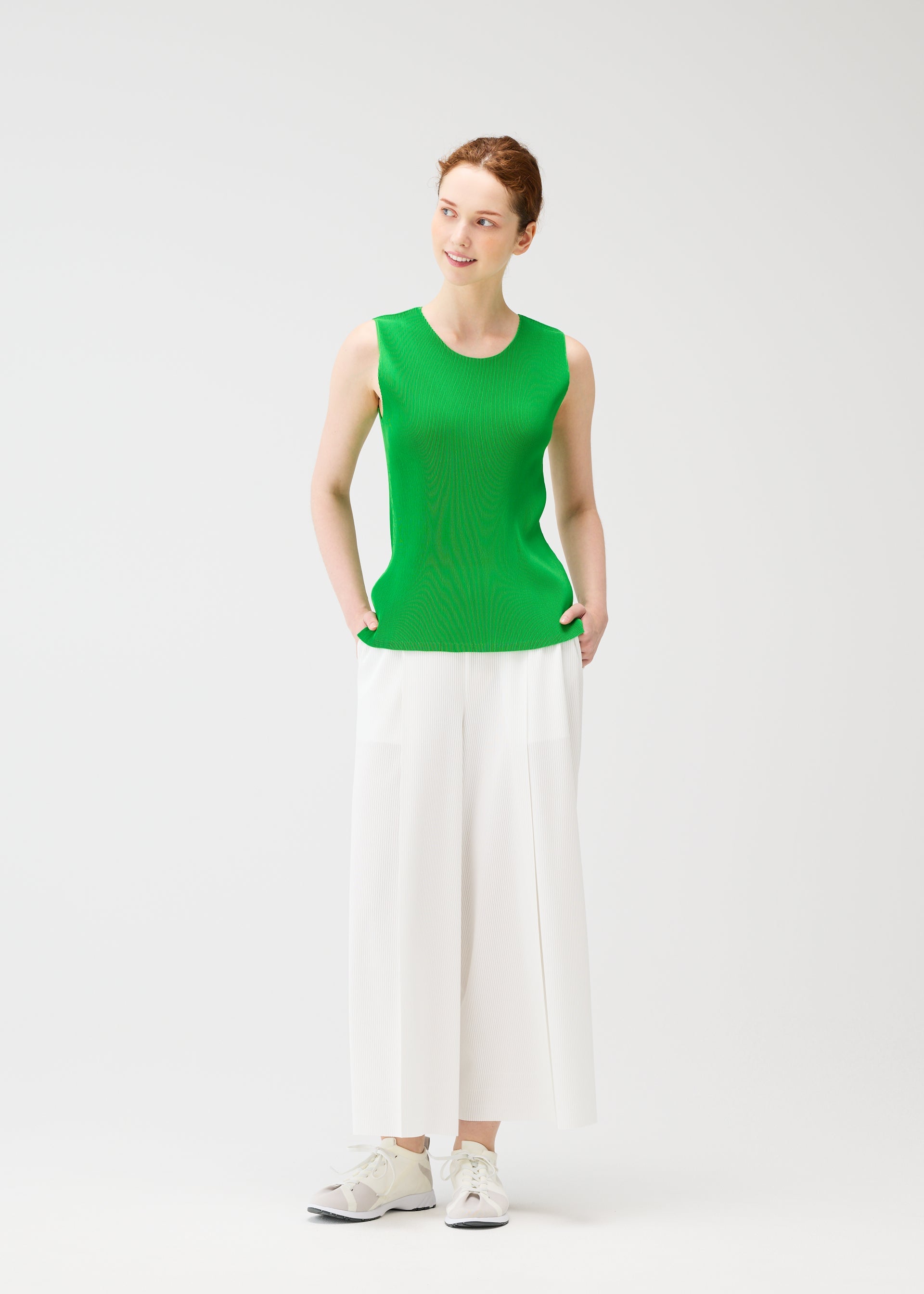 美品 ISSEY MIYAKE イッセイミヤケ トップスM　IM82-FJ504 MIST APRIL Top Green – ISSEY MIYAKE EU